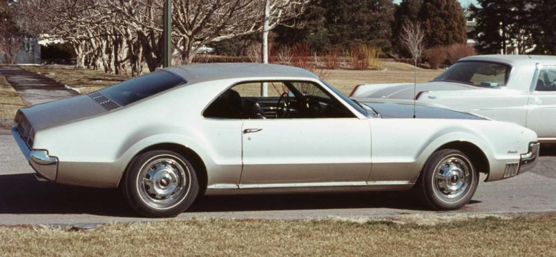 Pat's '66 Toronado